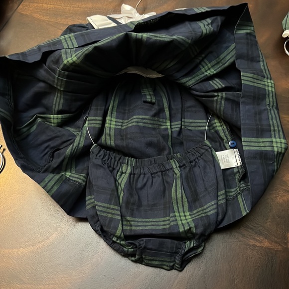 Edgehill Collection Short Sleeve Ruffle Top & Pants Set - Picture 4 of 7